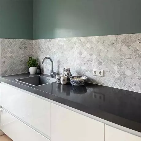 Arabeske Carrara Weiß Wände und Boden im Bad Marmor Mosaik Fliese für Küchenrückwand