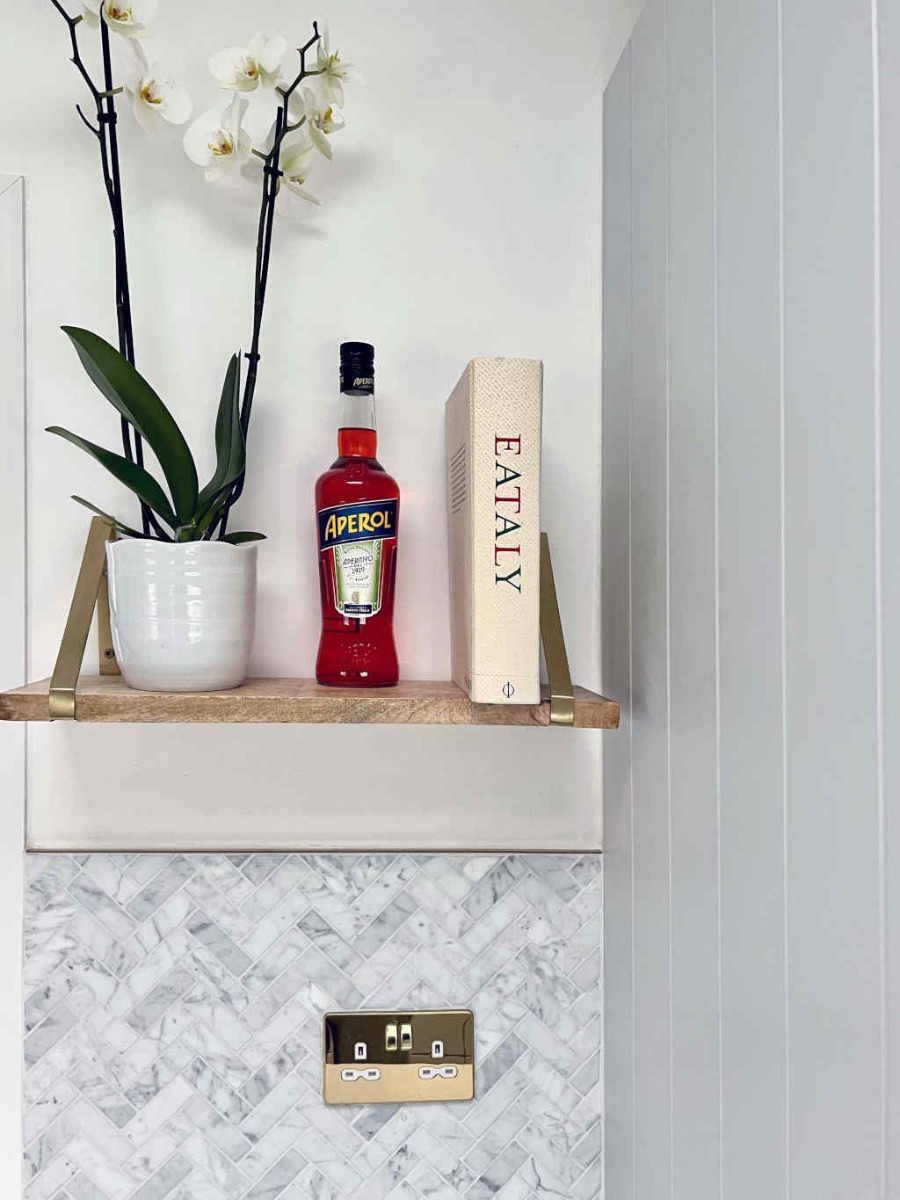 Herringbone Marble Tiles as Kitchen Splashback Design Ideas
