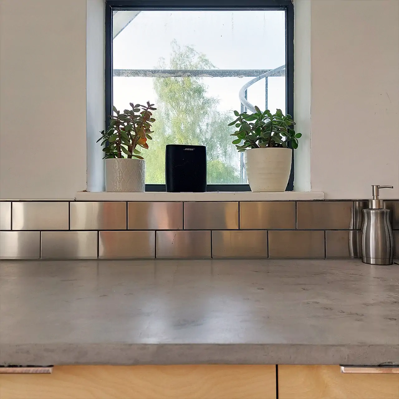 Silver Stainless Steel Subway Tile as Kitchen Splashback Design Ideas 1